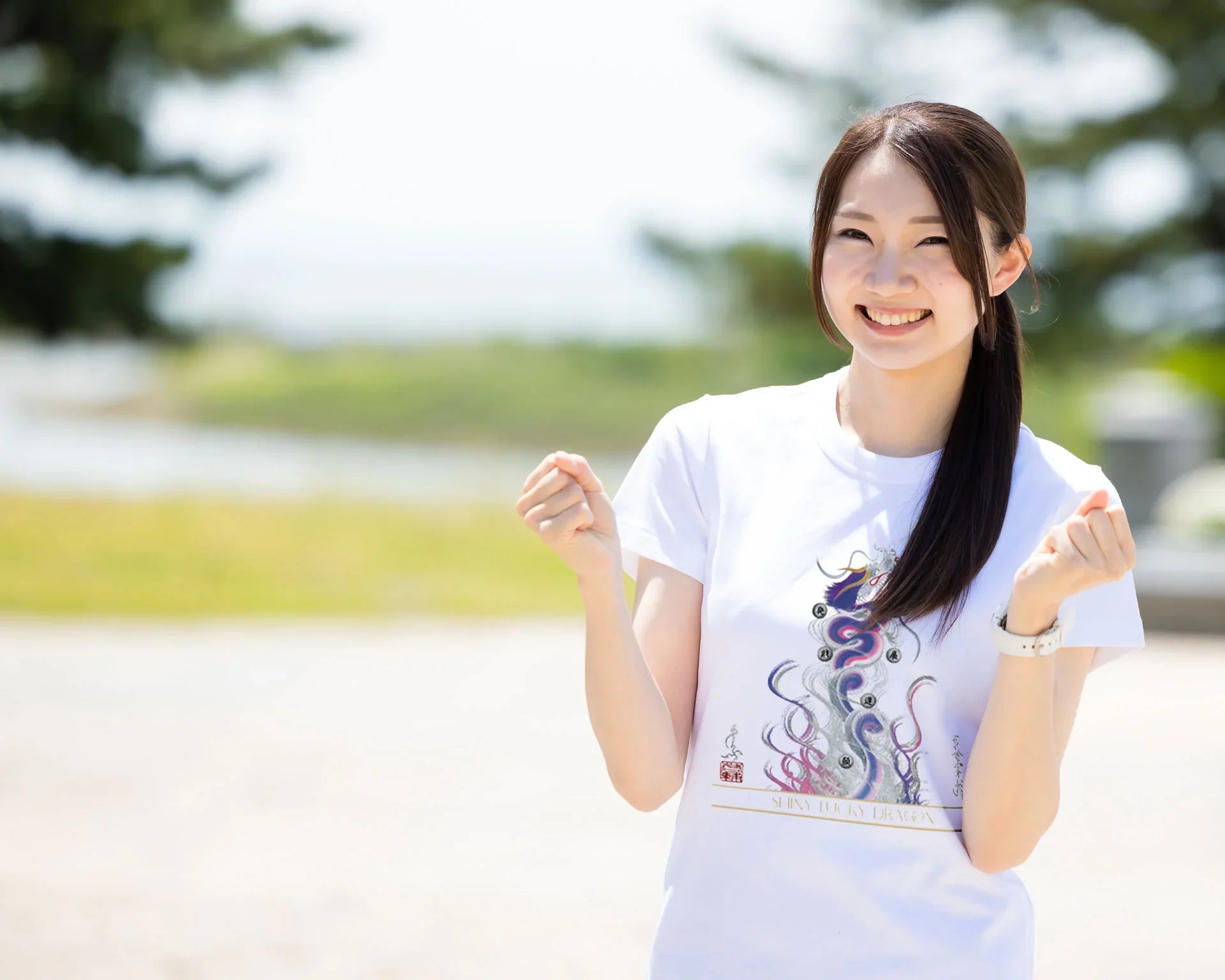 【昇運・守護・縁結びの京都一筆龍】 龍神御加護の絵画Tシャツ特殊書体【縁結び桜白昇運双龍】