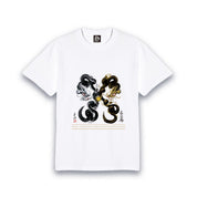 【昇運・守護・縁結びの京都一筆龍】 龍神御加護の絵画Tシャツゴシック体【守護黒金銀双龍】