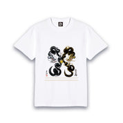 【昇運・守護・縁結びの京都一筆龍】 龍神御加護の絵画Tシャツ特殊書体【守護黒金銀双龍】
